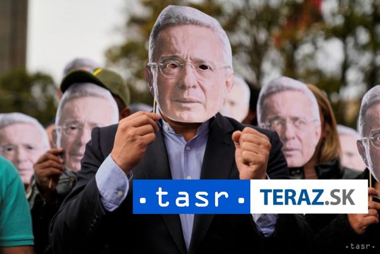 Kolumbijský súd vymeral exprezidentovi Uribemu 12 rokov väzenia