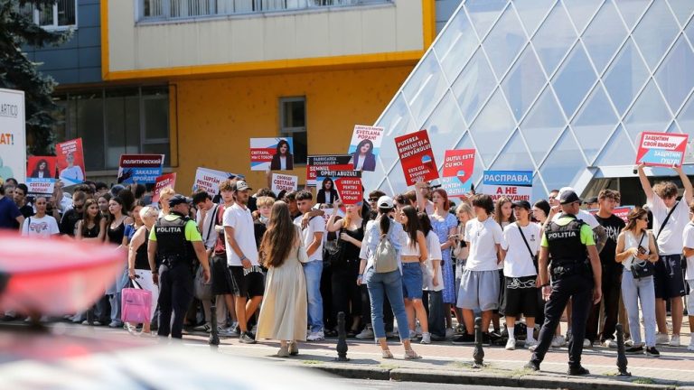 Kremeľ tvrdí, že v Moldavsku je pošliapaná demokracia