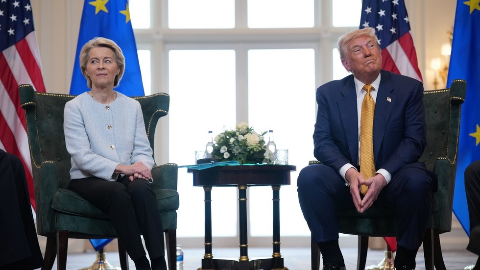 Moldavsko-si-bude-musiet-vybrat-medzi-Trumpom-a-Bruselom-tvrdi.jpg
