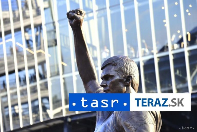 Patiots si uctili Bradyho, postavili mu sochu