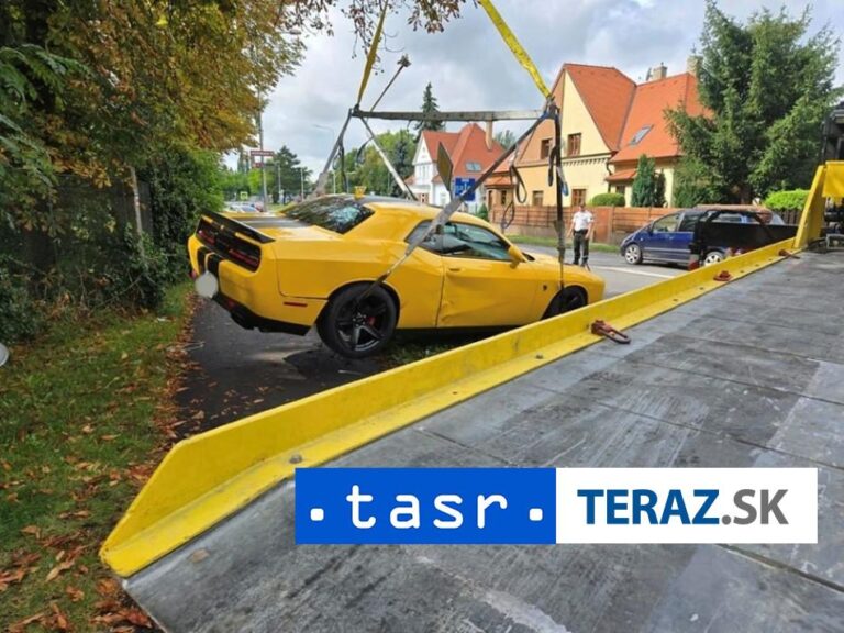 Polícia dokumentovala nehodu v Nitre, účastníkom mal byť riaditeľ SIS