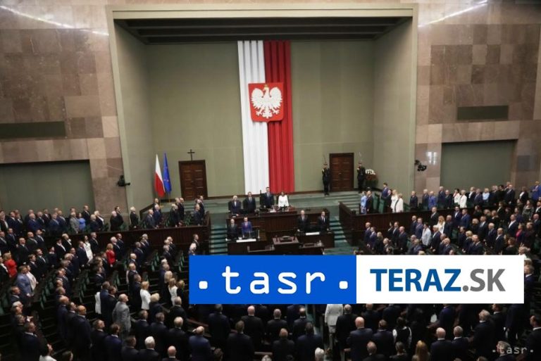 Poslanec podal sťažnosť, že šéf Sejmu prijal prísahu Nawrockého