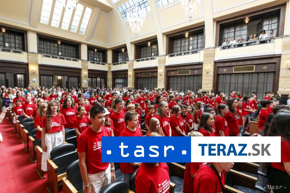 Promociou-malych-studentov-sa-skoncila-Detska-Univerzita-Komenskeho.jpg
