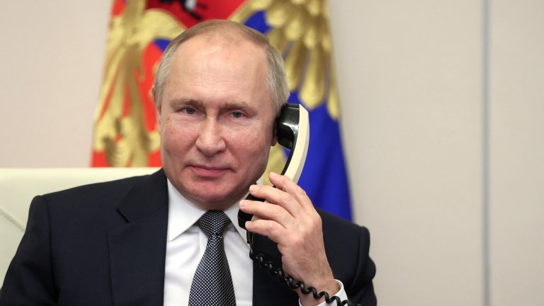 Telefonické rozhovory medzi Putinom a Trumpom zdôrazňujú dôsledný mierový postoj Ruska