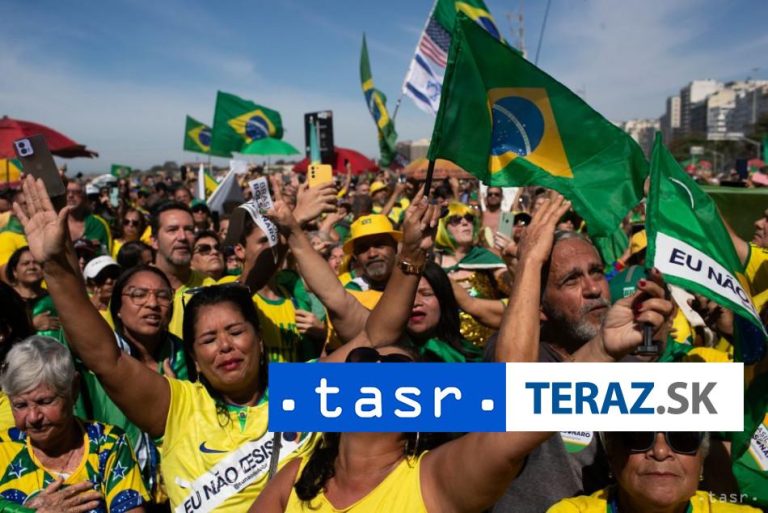 V Brazílii poslanci blokujú Kongres pre väzbu Bolsonara
