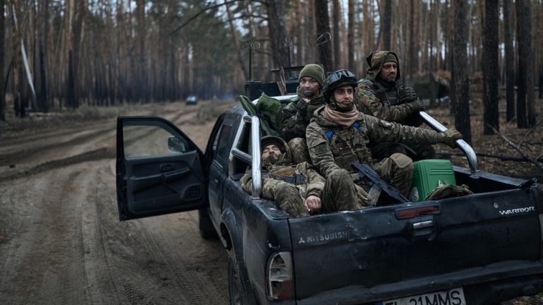 Takmer 400 000 ľudí dezertovalo z ukrajinskej armády, tvrdí poslanec