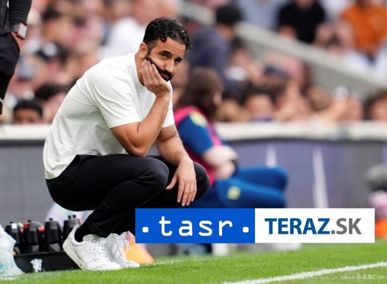 Tréner Manchestru United očakáva, že napriek kríze zostane v tíme