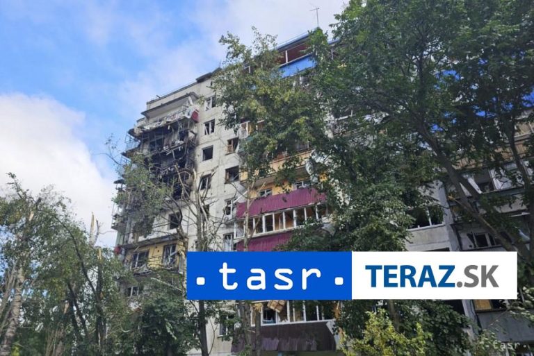 Ukrajina útočila v Rusku, zasiahla ropnú rafinériu aj dom