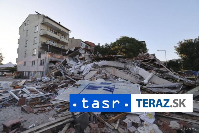 Západ Turecka zasiahlo po zemetrasení viac než 200 dotrasov