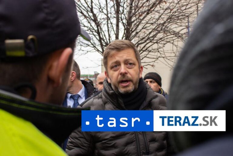 Česko pred hlasovaním čelí veľkému hybridnému útoku Ruska