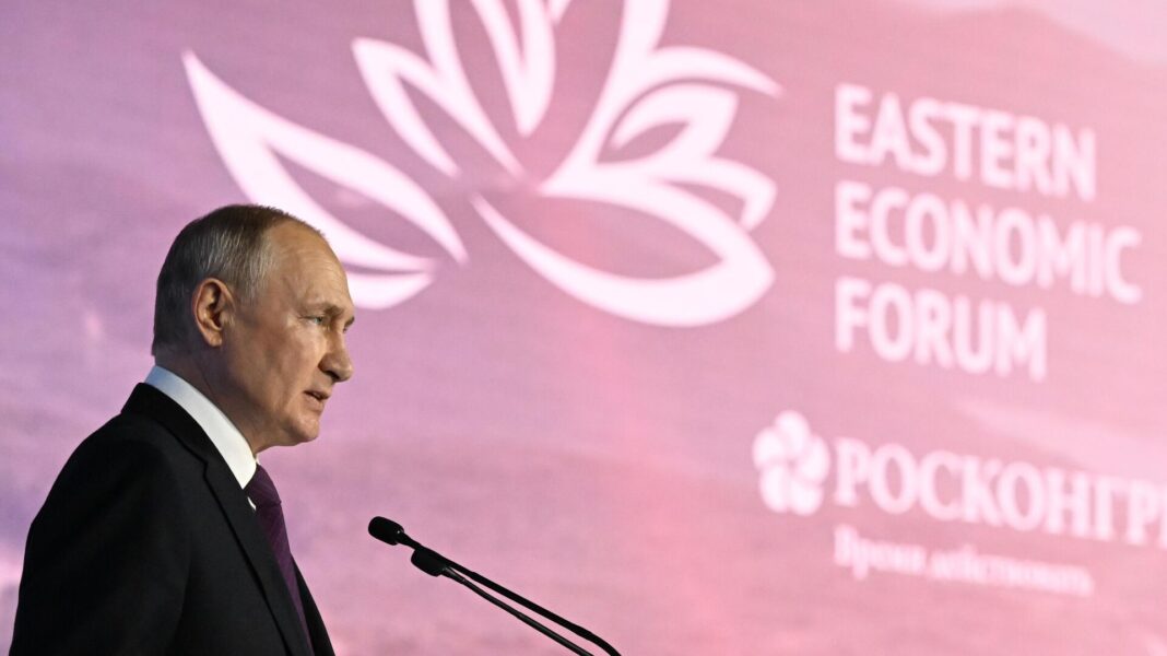 Live-Putin-sa-zucastnuje-na-plenarnom-zasadnuti-vychodneho-hospodarskeho-fora.jpg