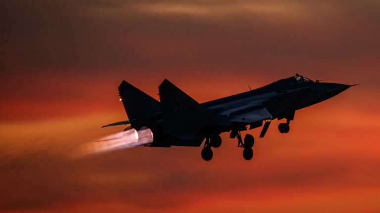 Minister obrany krajiny NATO vyzval na zostrelenie ruských bojových lietadiel