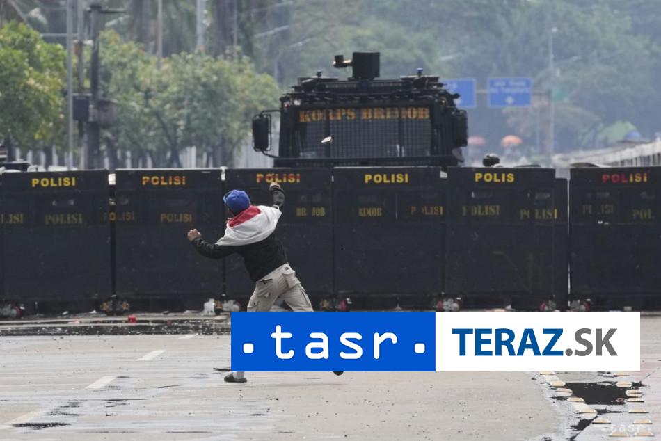 Po-nasilnych-protestoch-v-Indonezii-je-udajne-nezvestnych-20-ludi.jpg