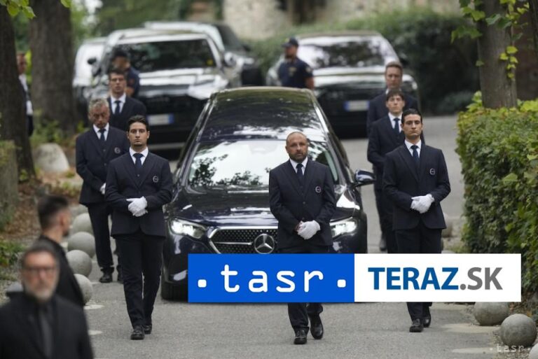 Pochovali módnu legendu Giorgia Armaniho