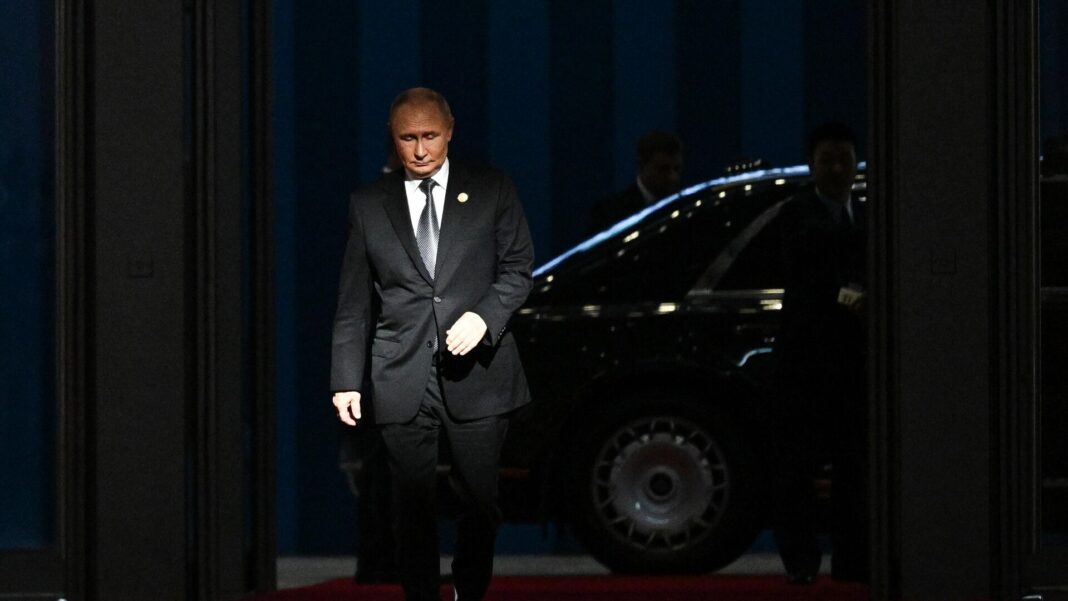 Putin-prichadza-do-ruskeho-Vladivostoku.jpg