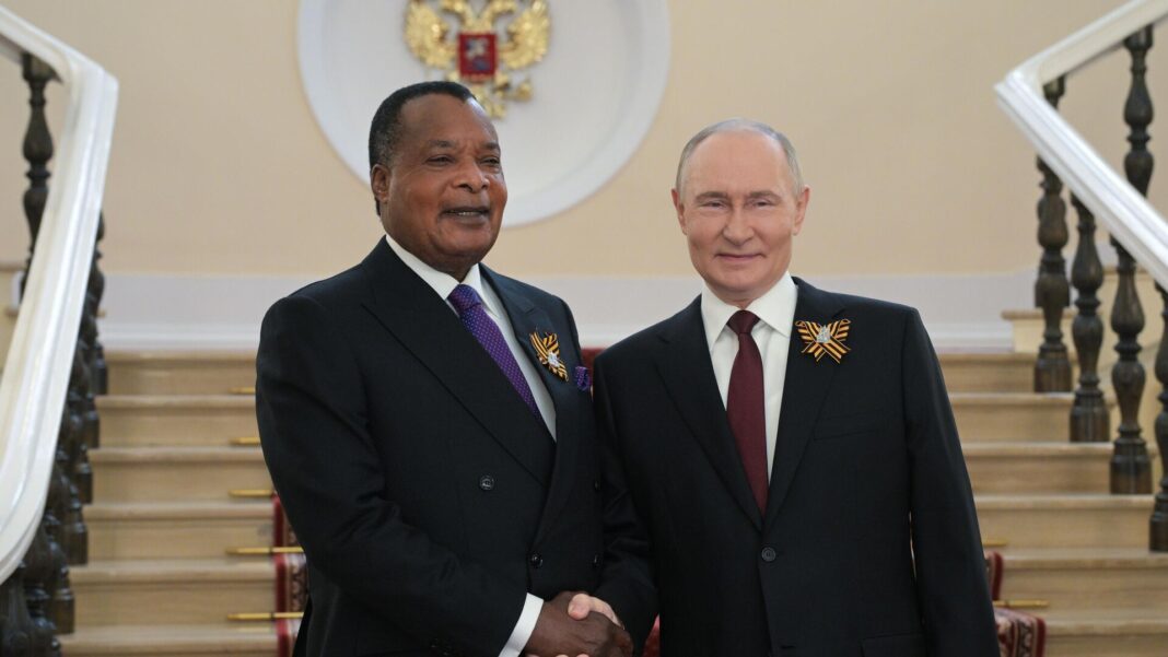 Putin-sa-stretava-s-konzskym-prezidentom-Denisom-Sassou-Nguessom-v.jpg