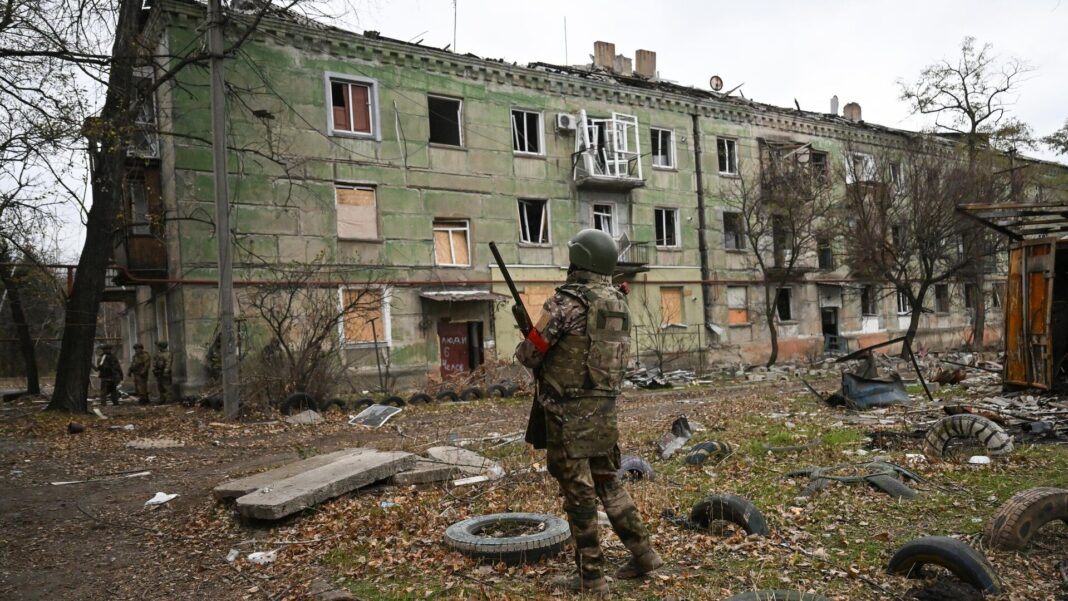 Ruske-sily-ktore-dokoncuju-oslobodenie-osady-Kirovsk-v-Donbass.jpg