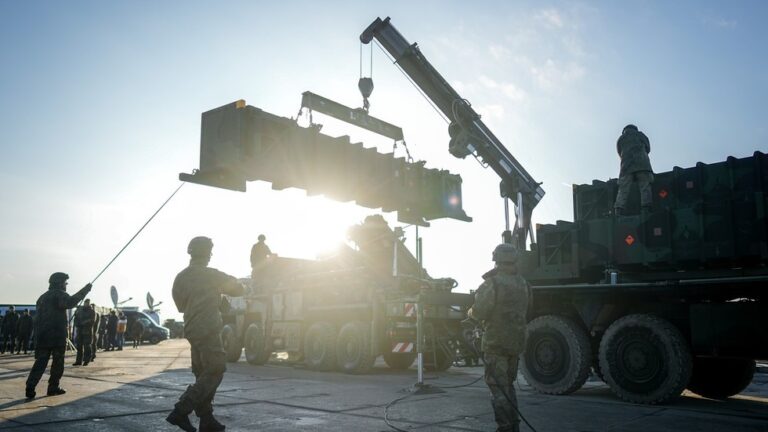 Spojené kráľovstvo: Štáty NATO dodajú Ukrajine rakety dlhého doletu