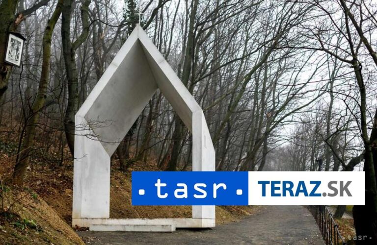 V nedeľu posvätia obnovenú krížovú cestu na bratislavskej Kalvárii