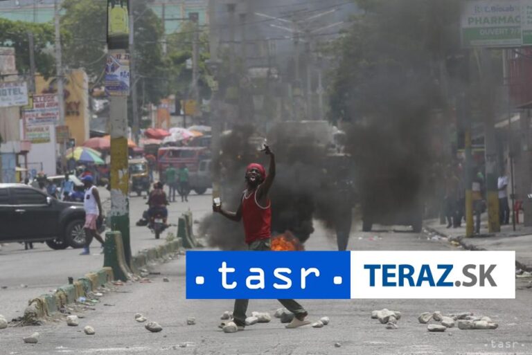 BR OSN schválila novú medzinárodnú misiu na Haiti, počíta aj s vojakmi