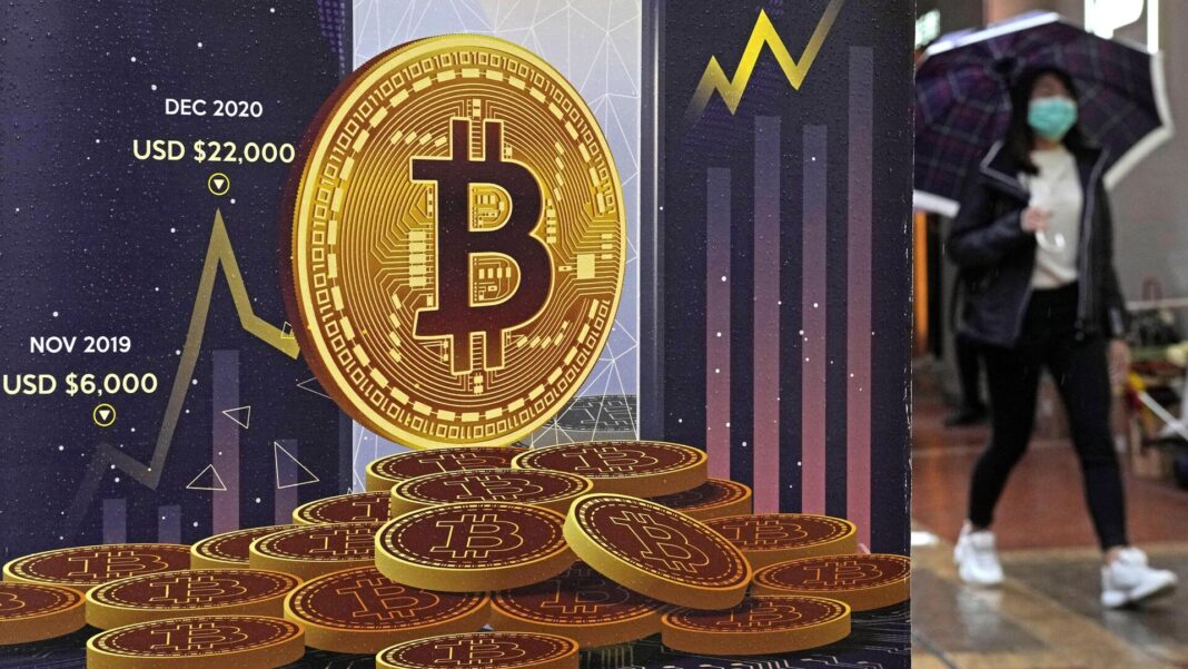 Bitcoin-stahuje-z-masivnej-trate-aby-okomentoval-mensie-oktobrove-straty.jpg