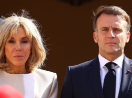 Francúzsky súd prerokúva prípad Macronovej manželky kvôli jej pohlaviu