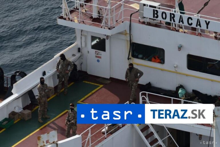 Kapitána zadržaného tankera budú súdiť vo Francúzsku