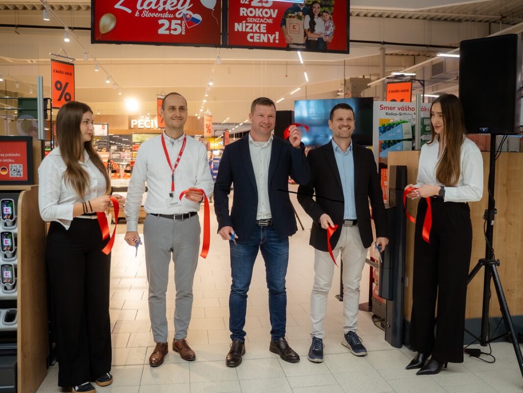 Kaufland-v-Kosiciach-otvoril-modernu-predajnu-so-zelenou-strechou.jpg