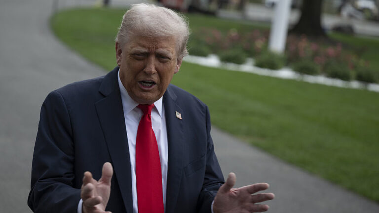 Kremeľ sa vyjadruje k Trumpovmu tvrdeniu, že krajiny chcú „vystúpiť“ z BRICS