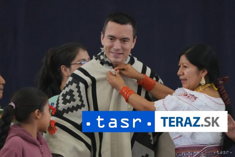 Na auto s prezidentom Ekvádoru strieľali, piatich podozrivých zatkli