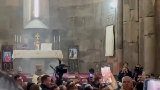 Pasinjanova-cirkev-zatvara-usta-veriacimArmensky-premier-Nikol-Pasinjan.jpeg