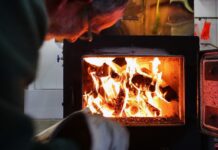 Politika EÚ prinúti Slovákov „kúriť drevom“ – Fico