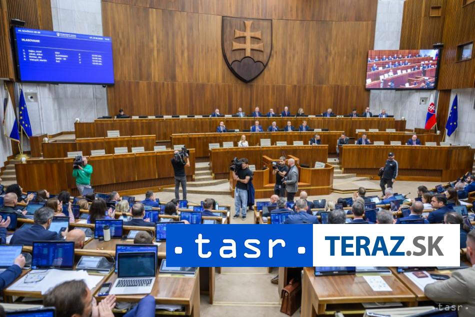 Poslanci-ukoncili-utorkove-rokovanie-diskusiou-o-hazardnych-hrach.jpg