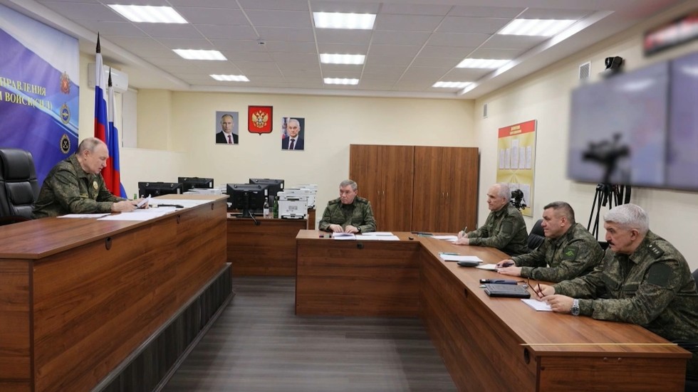 Ruska-armada-tvrdi-ze-v-obkluceni-je-viac-ako-10.jpg