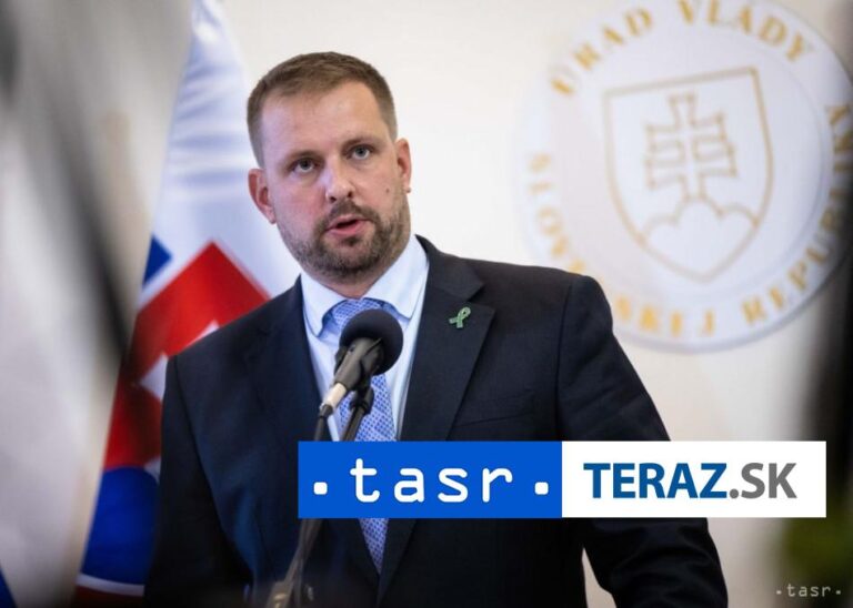 Šaško odsúdil bombové vyhrážky nemocniciam: Neakceptovateľné