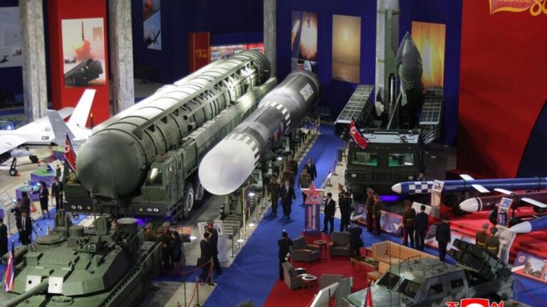 Severná Kórea predstavuje medzikontinentálnu balistickú raketu Hwasongpho-20