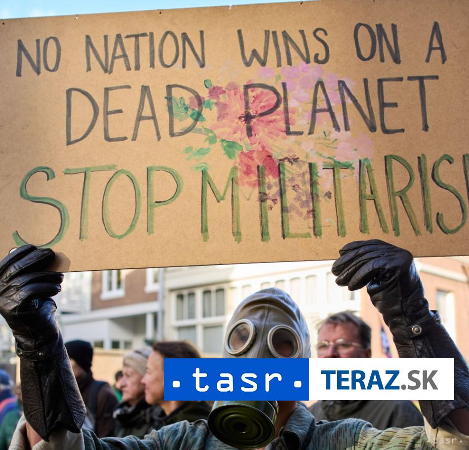 Tisice-ludi-sa-pred-volbami-zucastnili-na-proteste-za-klimu.jpg