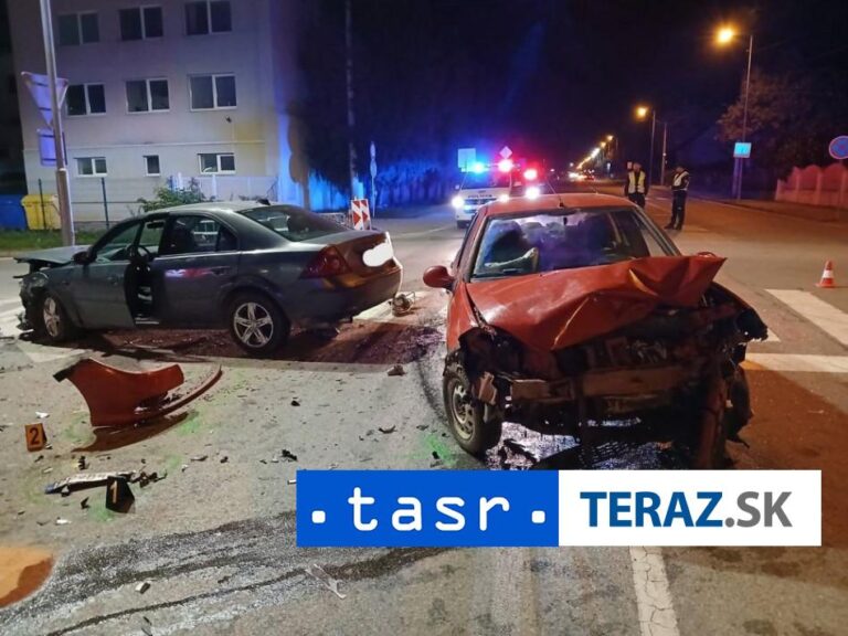 V Rožňave sa zrazili dve autá, medzi účastníkmi nehody boli i dve deti