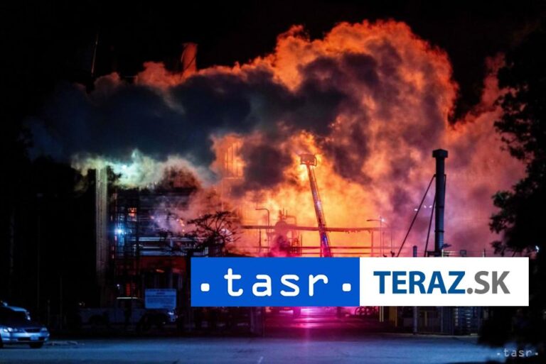 V rafinérii neďaleko Los Angeles vypukol rozsiahly požiar