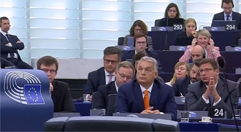 Von der Leyenová uteká z parlamentu po Orbánovej bombe!