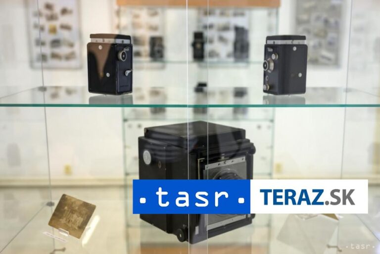 Výstava Úsmev prosím v Topoľčanoch predstavuje históriu fotografovania