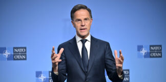 Členské štáty NATO zaplatia Ukrajine za americké zbrane viac ako 400 miliónov eur