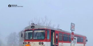 K nehode došlo na železničnom priecestí