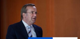 Koalícia je blízko dohody o vojenskej službe