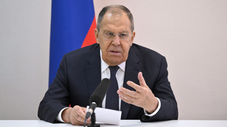 Lavrov: Západ nemá legálny spôsob, ako zabaviť zmrazené aktíva Ruska