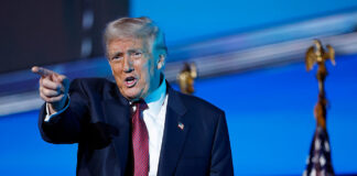 Ľudia v New Yorku „utekajú pred komunizmom“, tvrdí Trump