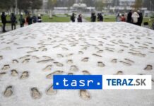 Na Námestí slobody v Bratislave odhalili Pamätník novembra 1989