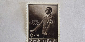 Na ukrajinských hraniciach zaistili poštové známky s nacistickou tematikou