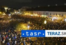 Na zhromaždenie k Novembru ’89 prišli do centra Košíc tisícky ľudí