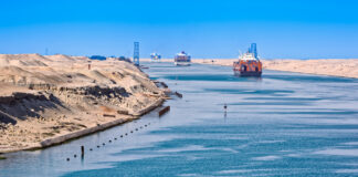 Nákladná doprava v Suezskom prieplave prudko vzrástla